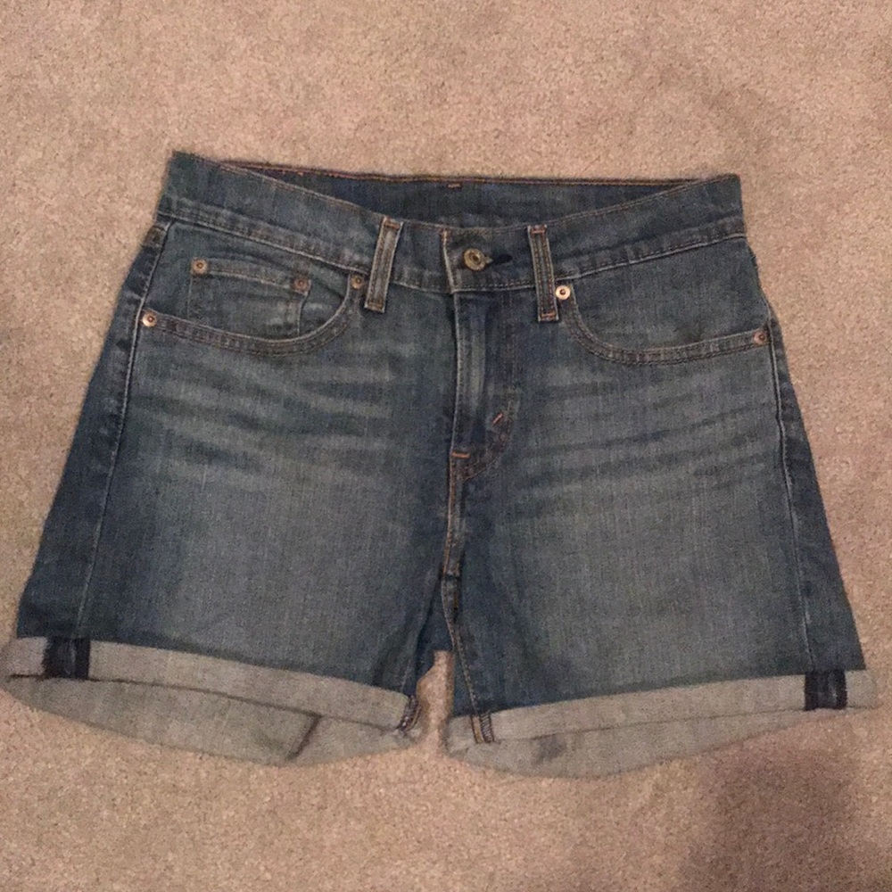 NWOT Levi’s Jean Shorts